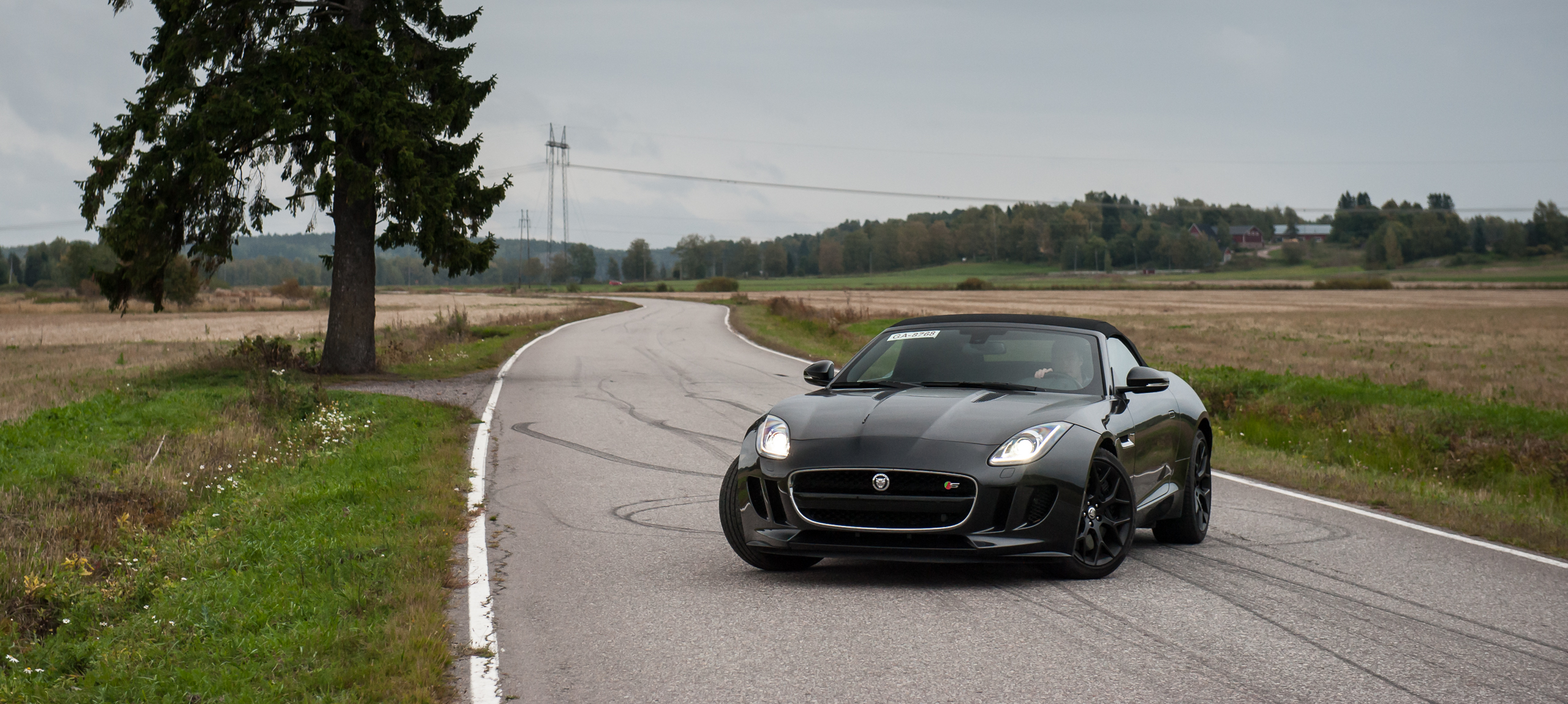 Jaguar F-type V6S
