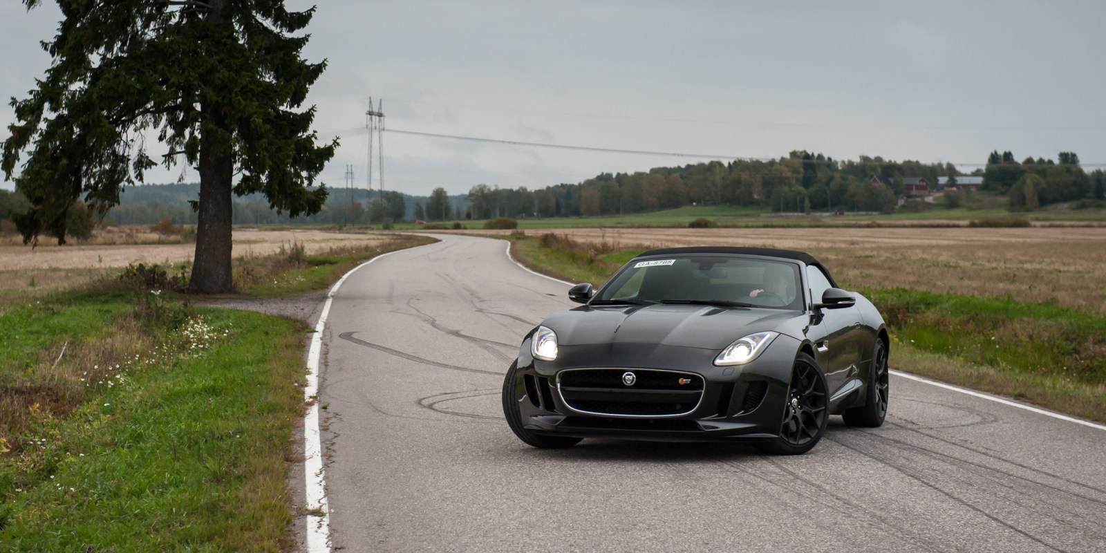 Jaguar F-type V6S
