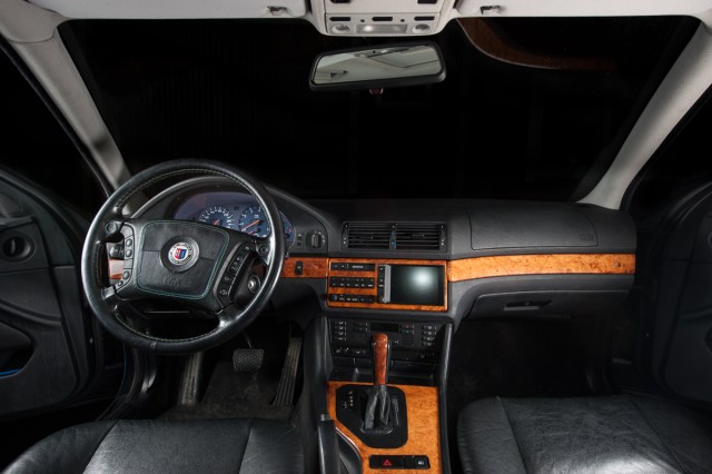 Alpina B10 V8 koeajo detaili