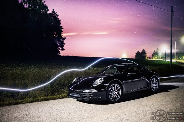 Uusi 991 Carrera S Siuntion öisillä mutkateillä. 991:n PDK on aidosti upea kaksoiskytkinvaihteisto.