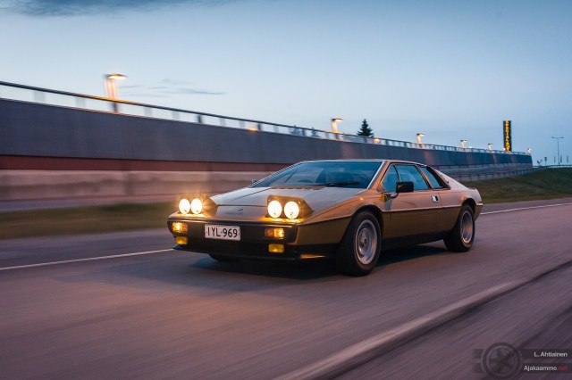 Lotus_Esprit-1
