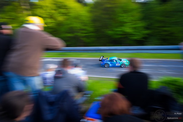 Nürburgring 24h-kilpailu on kiistatta se tapahtuma, joka jokaisen moottoriurheilun ystävän tulisi kokea. Kuva otettu ennen surullisenkuuluisaa vesisadetta. Tänä vuonna se muuten ajetaan 19. - 22.06.