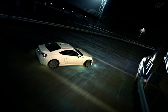 Toyota GT-86 sivuluisussa