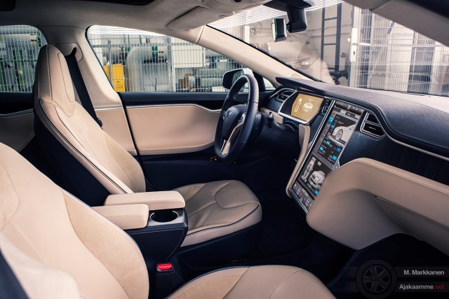 ajakaamme_tesla_sisa