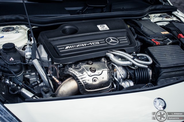 MercedesA45AMG-9
