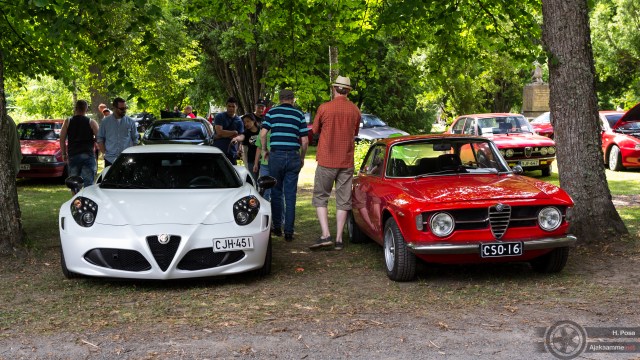 Maisemat koostuvat kartanosta ja Italialaisista autoista: Bella Italia