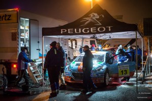 #13 Juha Salo / Peugeot 208 T16 R5. Pohjanmaa-rallin ensimmäisen päivän jälkeinen huolto Seinäjoella.