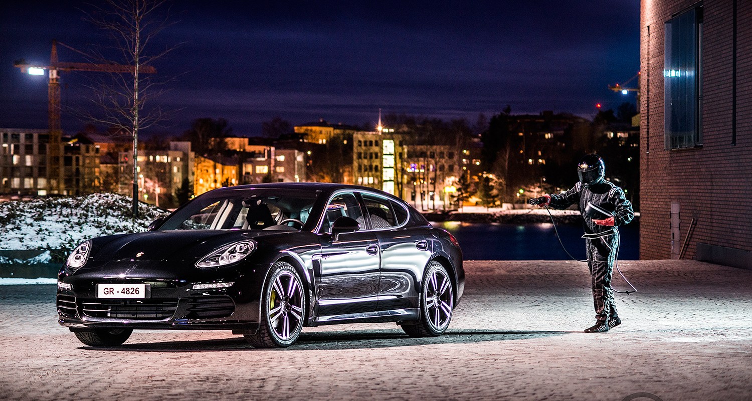 Porsche Panamera S E-Hybrid latausharjoitukset